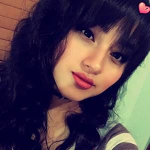 Meet your Posher, Esmeralda